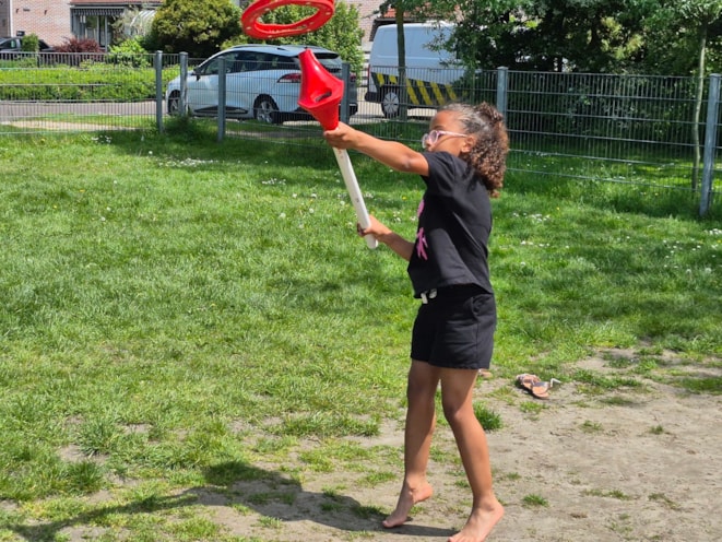 75718